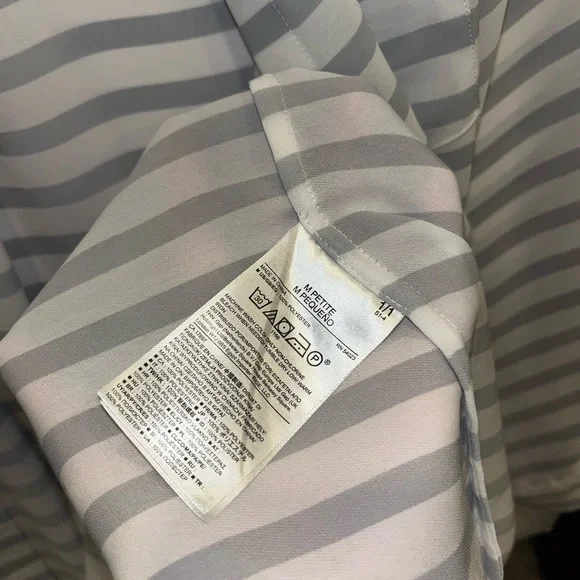 Petite 🍌 Banana Republic Button Down - Picture 10 of 13